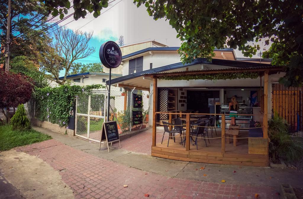 Blackpine Hostel Medellin Exterior photo